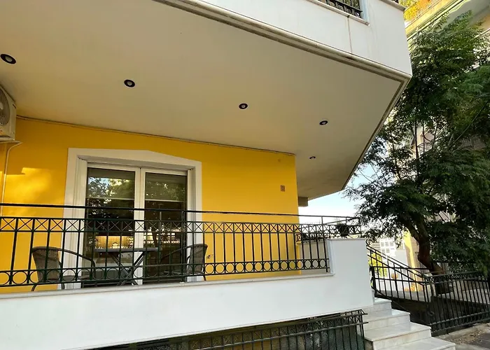 Green Studio Near Acropolis